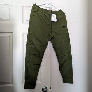 Nike Tech Essential Commuter Woven Pants Mens in Army Green